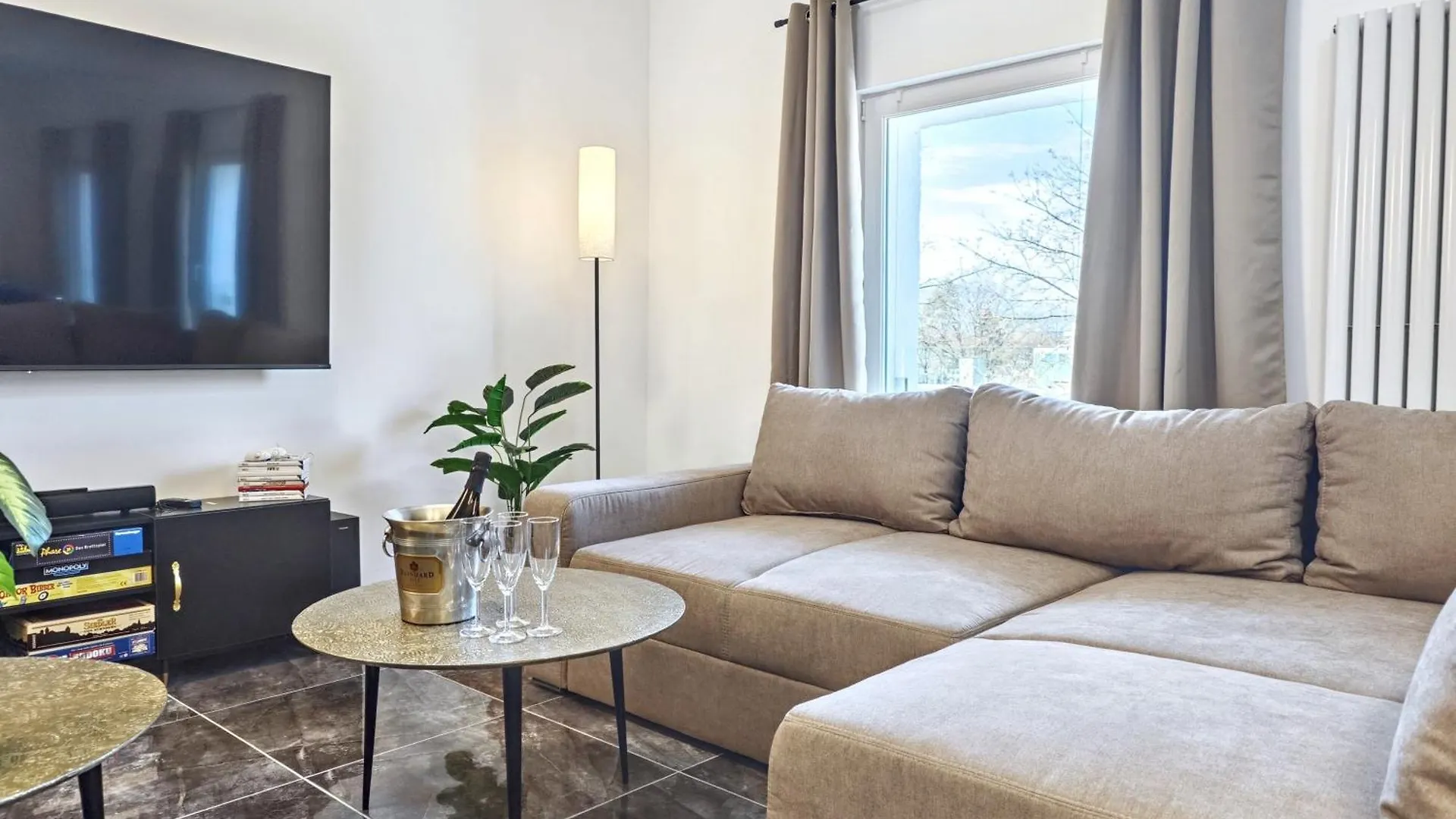 Апартаменты Designer Loft Fuer Bis Zu 15, Whirlpool, Infrarotsauna, Billard, Pokertisch, 2 Baeder Нюрнберг Германия