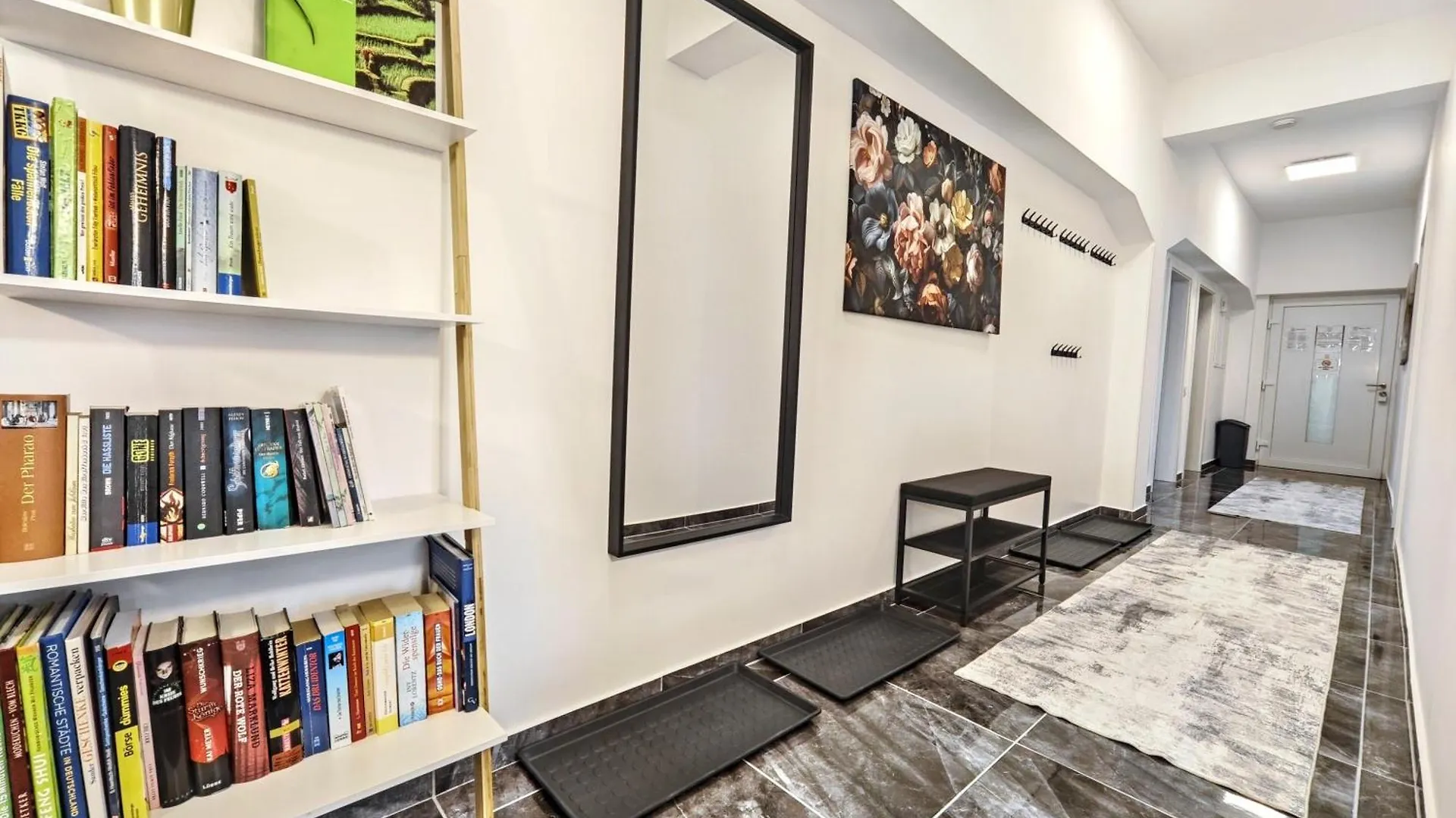 Апартаменты Designer Loft Fuer Bis Zu 15, Whirlpool, Infrarotsauna, Billard, Pokertisch, 2 Baeder Нюрнберг