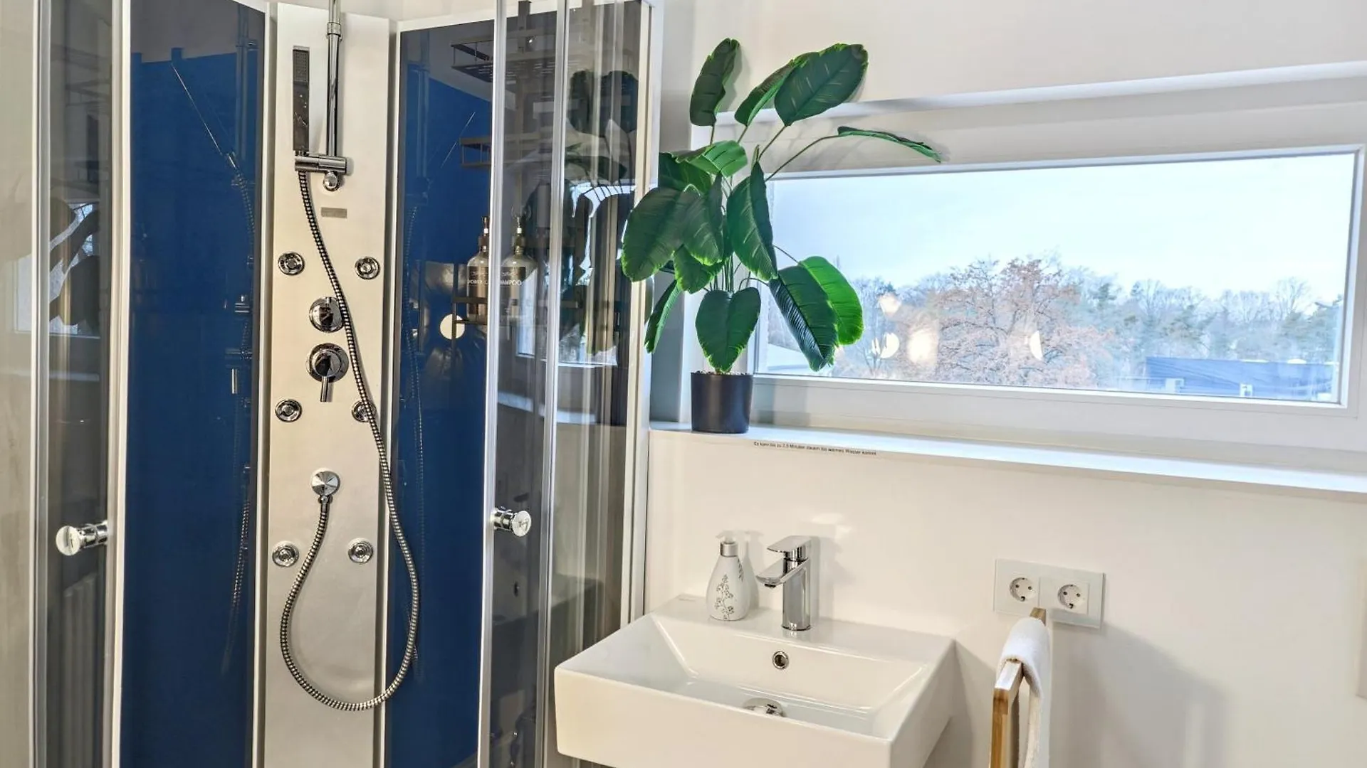 Апартаменты Designer Loft Fuer Bis Zu 15, Whirlpool, Infrarotsauna, Billard, Pokertisch, 2 Baeder Нюрнберг