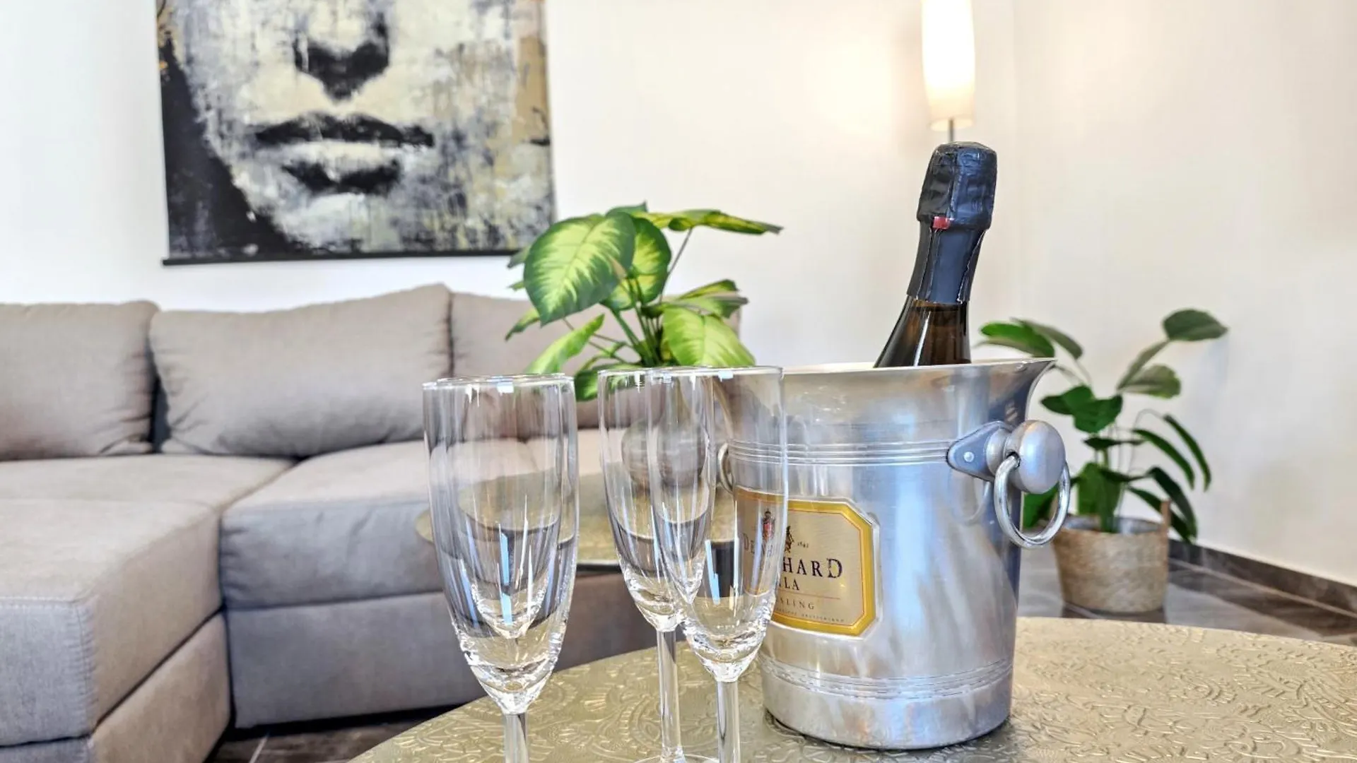 Designer Loft Fuer Bis Zu 15, Whirlpool, Infrarotsauna, Billard, Pokertisch, 2 Baeder Нюрнберг Апартаменты