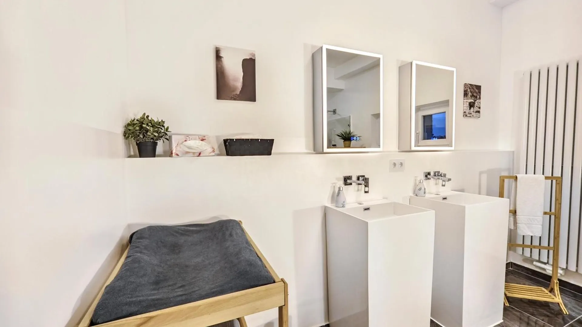 Designer Loft Fuer Bis Zu 15, Whirlpool, Infrarotsauna, Billard, Pokertisch, 2 Baeder Нюрнберг