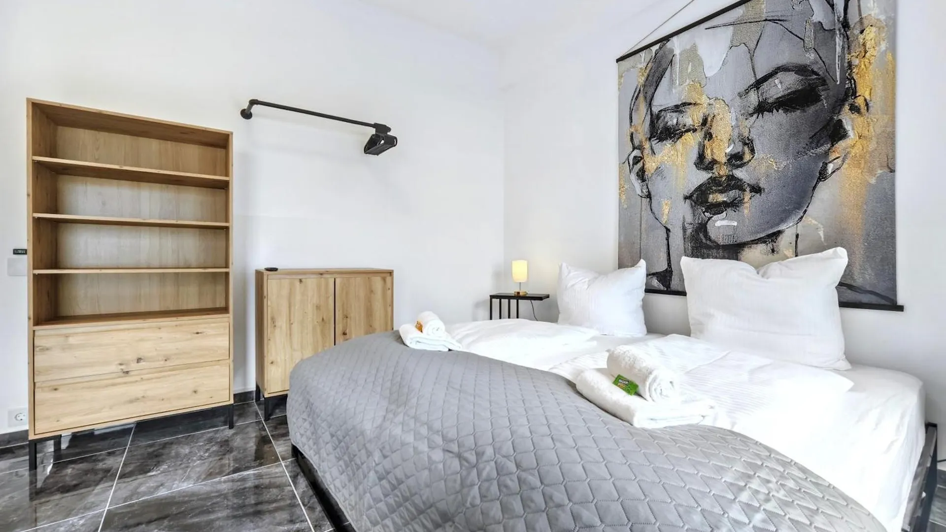 Апартаменты Designer Loft Fuer Bis Zu 15, Whirlpool, Infrarotsauna, Billard, Pokertisch, 2 Baeder Нюрнберг