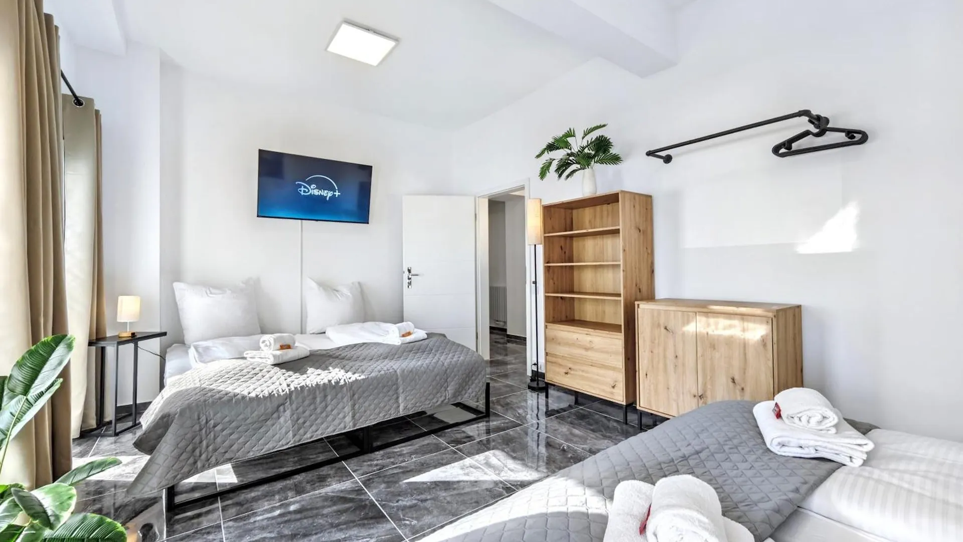Апартаменты Designer Loft Fuer Bis Zu 15, Whirlpool, Infrarotsauna, Billard, Pokertisch, 2 Baeder Нюрнберг